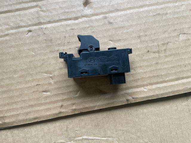 bontott HYUNDAI i40 Jobb hátsó Ablakemelő Kapcsoló