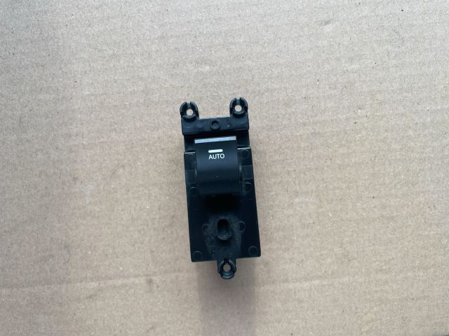 bontott HYUNDAI i40 Jobb hátsó Ablakemelő Kapcsoló