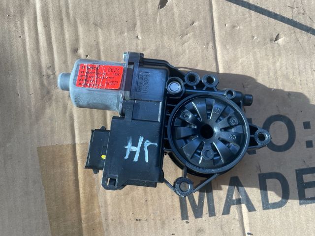 bontott HYUNDAI i40 Jobb hátsó Ablakemelő Motor