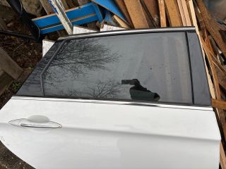 bontott HYUNDAI i40 Jobb hátsó Ajtó (Részeivel)