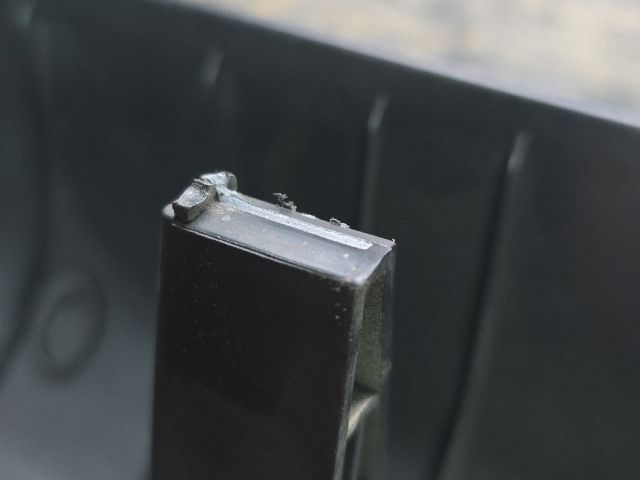 bontott HYUNDAI i40 Jobb hátsó Belső Küszöb Burkolat