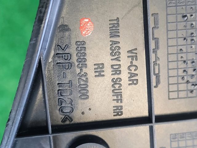 bontott HYUNDAI i40 Jobb hátsó Belső Küszöb Burkolat