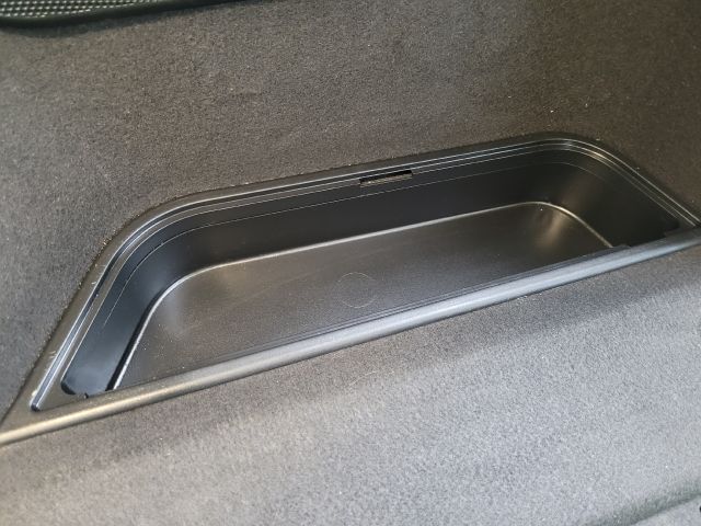 bontott HYUNDAI i40 Jobb hátsó Csomagtér Burkolat (Műanyag)