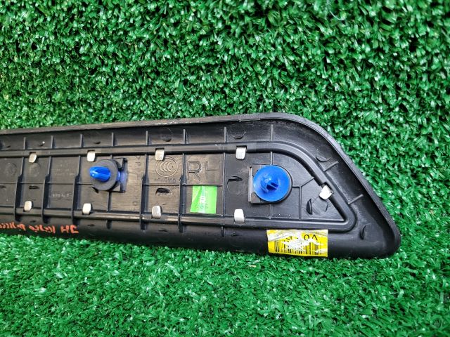 bontott HYUNDAI i40 Jobb hátsó Küszöb Díszléc