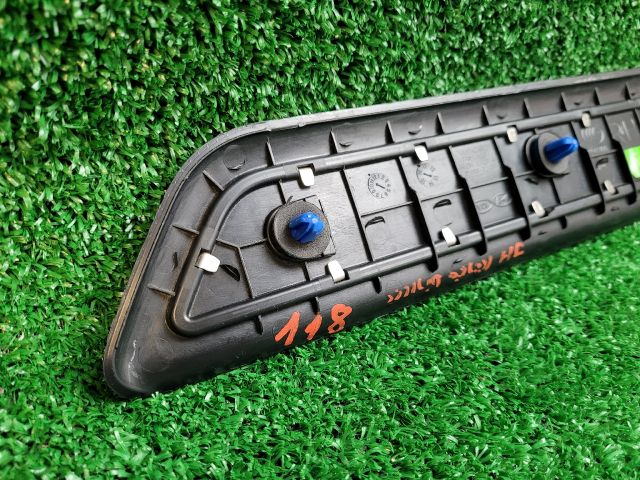 bontott HYUNDAI i40 Jobb hátsó Küszöb Díszléc