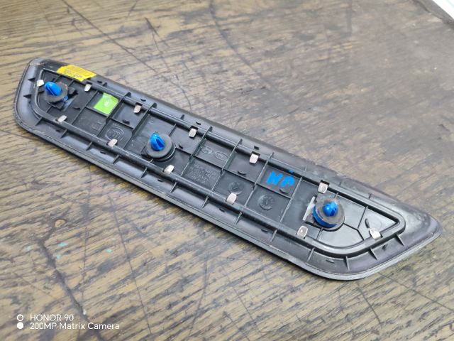 bontott HYUNDAI i40 Jobb hátsó Küszöb Díszléc