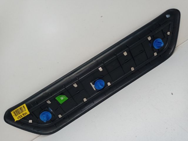 bontott HYUNDAI i40 Jobb hátsó Küszöb Díszléc