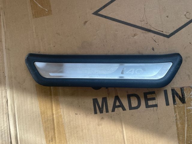 bontott HYUNDAI i40 Jobb hátsó Küszöb Díszléc