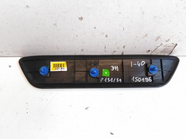 bontott HYUNDAI i40 Jobb hátsó Küszöb Díszléc