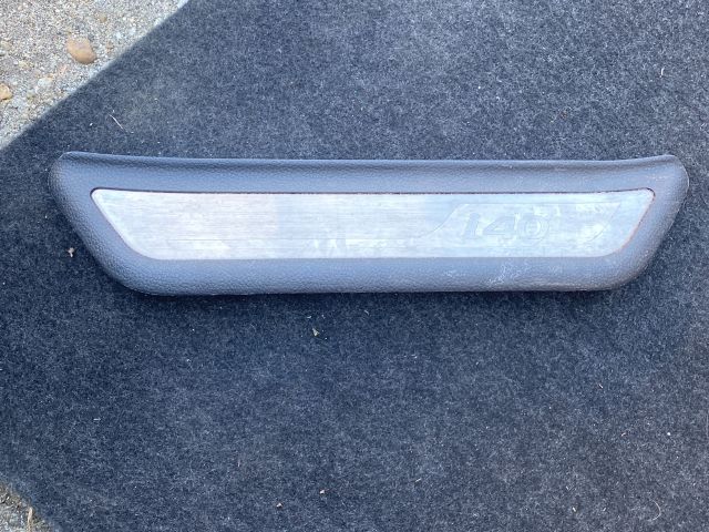 bontott HYUNDAI i40 Jobb hátsó Küszöb Díszléc