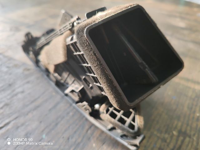 bontott HYUNDAI i40 Jobb Szellőző