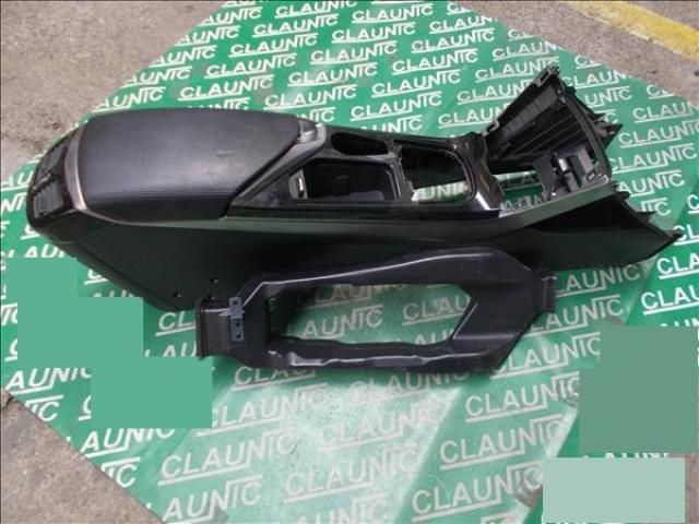 bontott HYUNDAI i40 Könyöklő