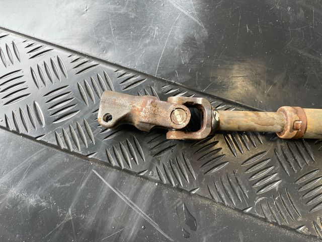 bontott HYUNDAI i40 Kormánykardán