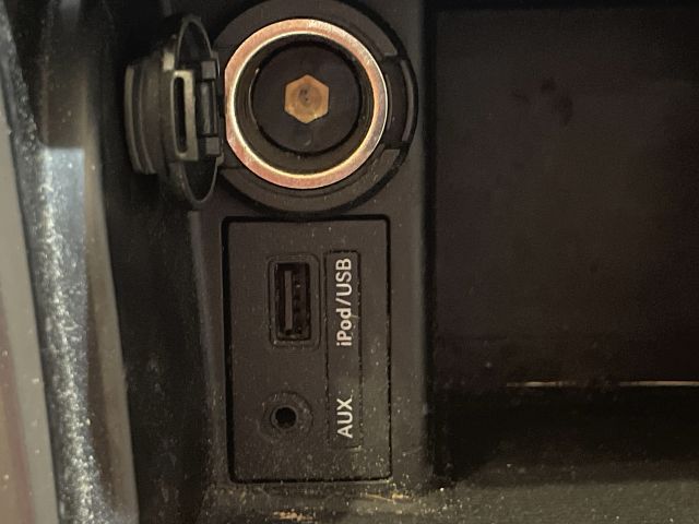 bontott HYUNDAI i40 Középkonzol Keret