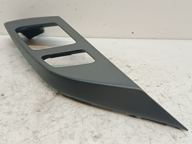 bontott HYUNDAI i40 Középkonzol Keret