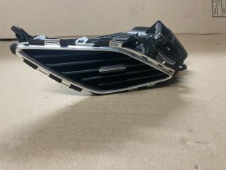 bontott HYUNDAI i40 Középső Bal Szellőző