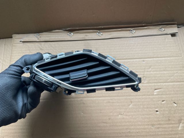 bontott HYUNDAI i40 Középső Bal Szellőző