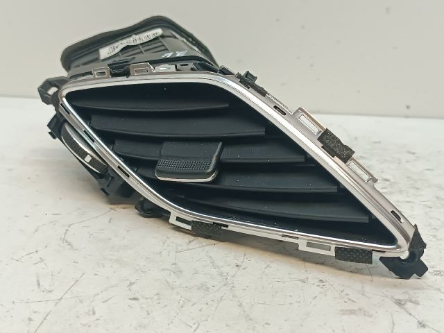 bontott HYUNDAI i40 Középső Bal Szellőző