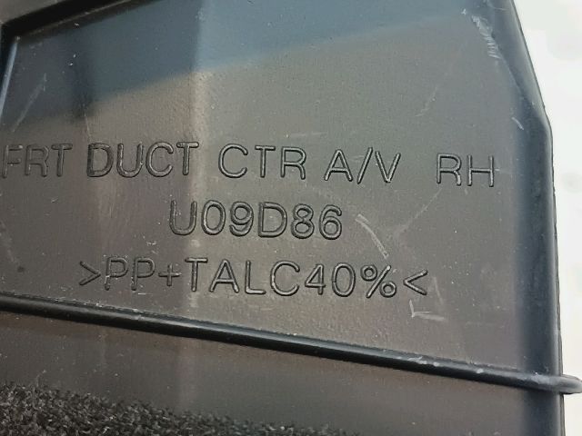 bontott HYUNDAI i40 Középső Jobb Szellőző