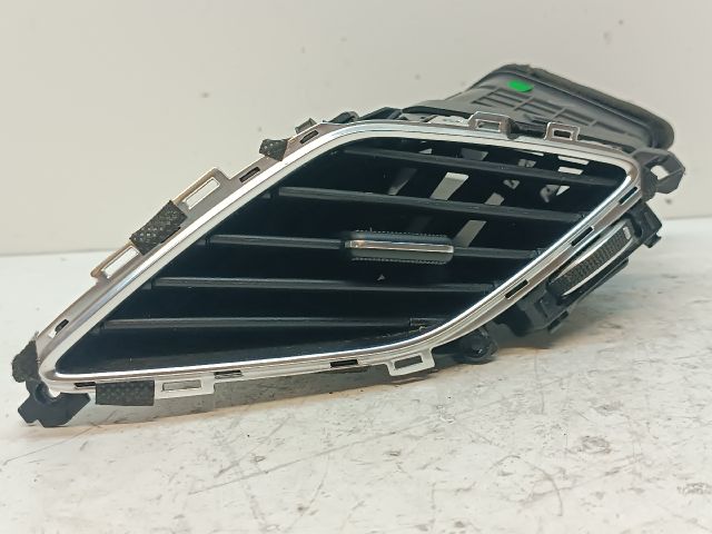 bontott HYUNDAI i40 Középső Jobb Szellőző