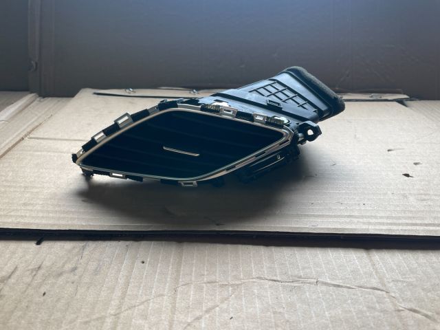 bontott HYUNDAI i40 Középső Jobb Szellőző