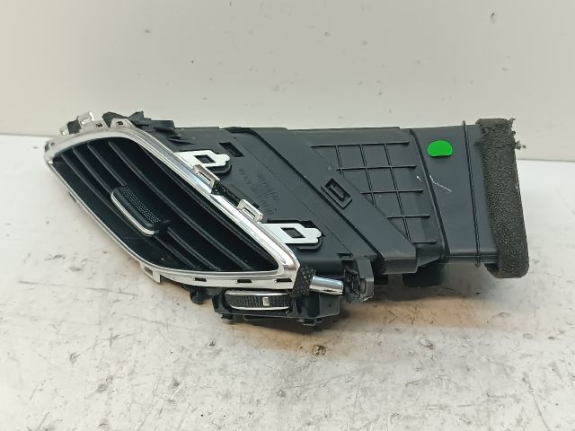 bontott HYUNDAI i40 Középső Jobb Szellőző