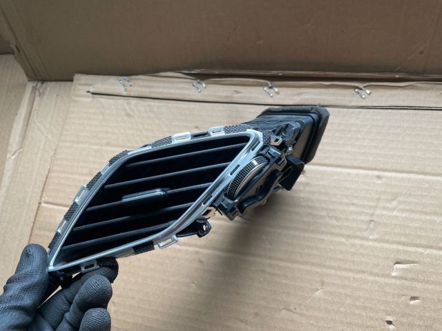 bontott HYUNDAI i40 Középső Jobb Szellőző