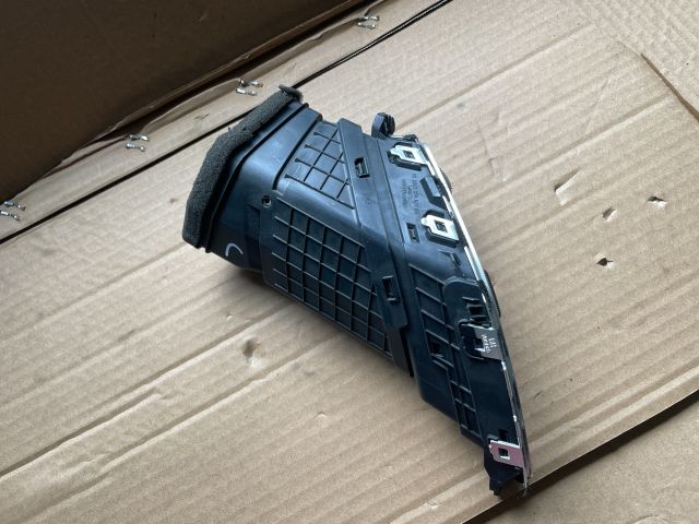 bontott HYUNDAI i40 Középső Jobb Szellőző