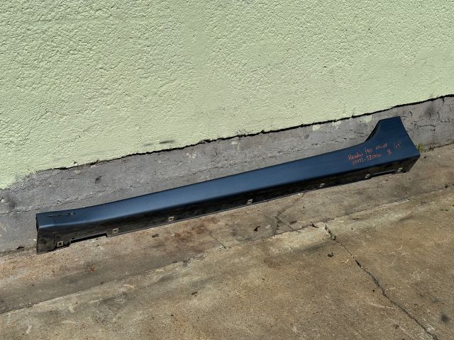 bontott HYUNDAI i40 Küszöb Burkolat