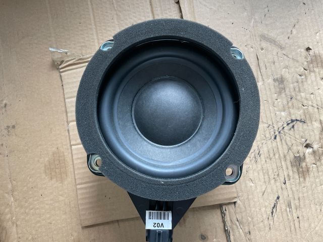 bontott HYUNDAI i40 Mélynyomó Hangszóró