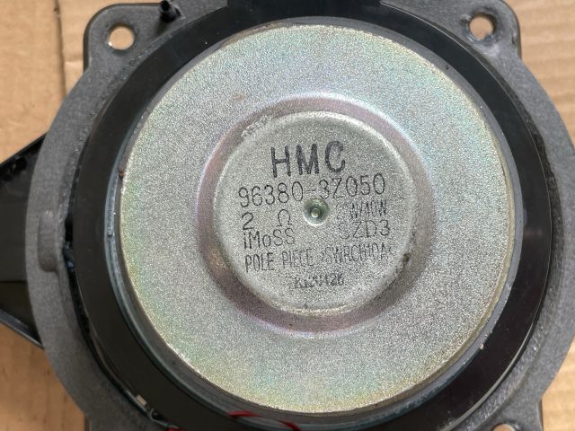 bontott HYUNDAI i40 Mélynyomó Hangszóró