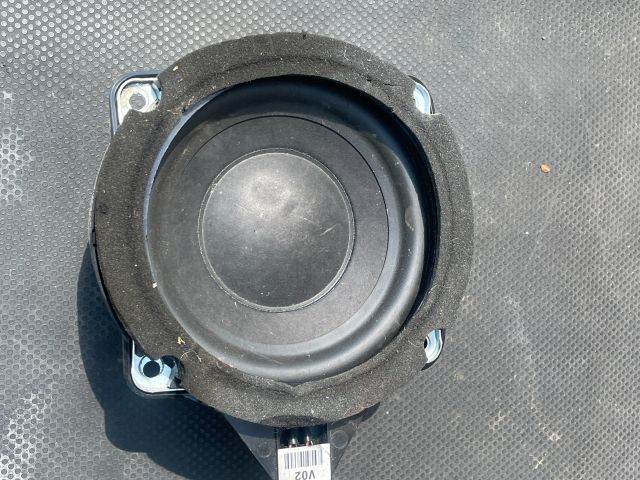 bontott HYUNDAI i40 Mélynyomó Hangszóró