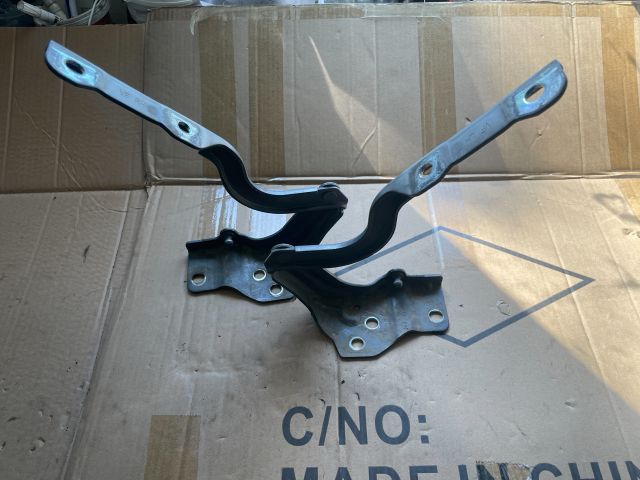 bontott HYUNDAI i40 Motorháztető Zsanér Pár