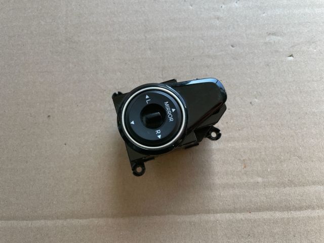 bontott HYUNDAI i40 Tükör Kapcsoló