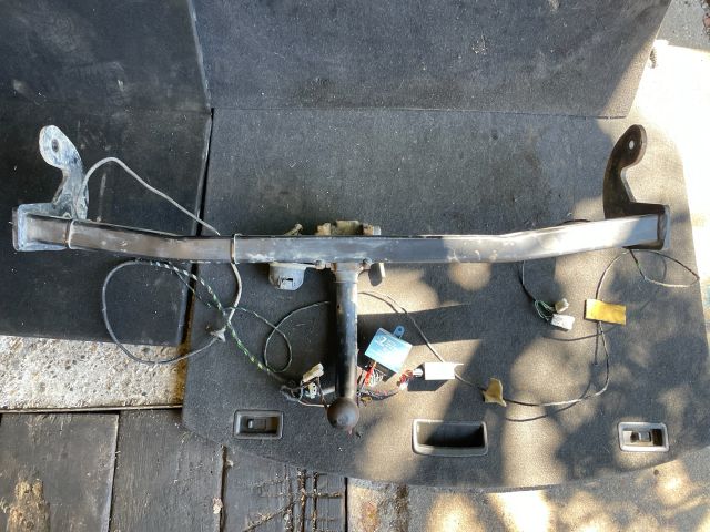 bontott HYUNDAI i40 Vonóhorog