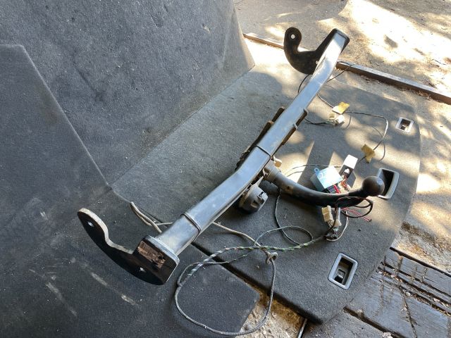 bontott HYUNDAI i40 Vonóhorog