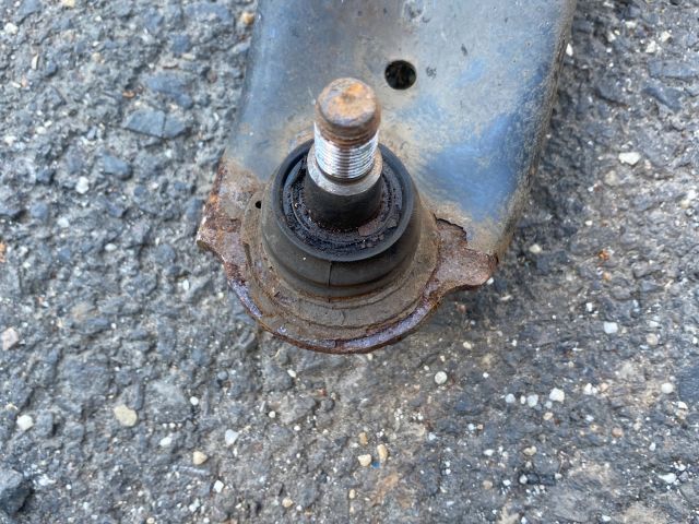 bontott HYUNDAI ix20 Bal első Lengőkar