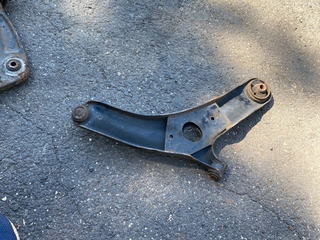 bontott HYUNDAI ix20 Bal első Lengőkar