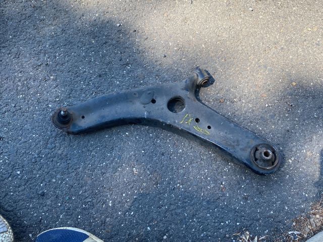 bontott HYUNDAI ix20 Bal első Lengőkar