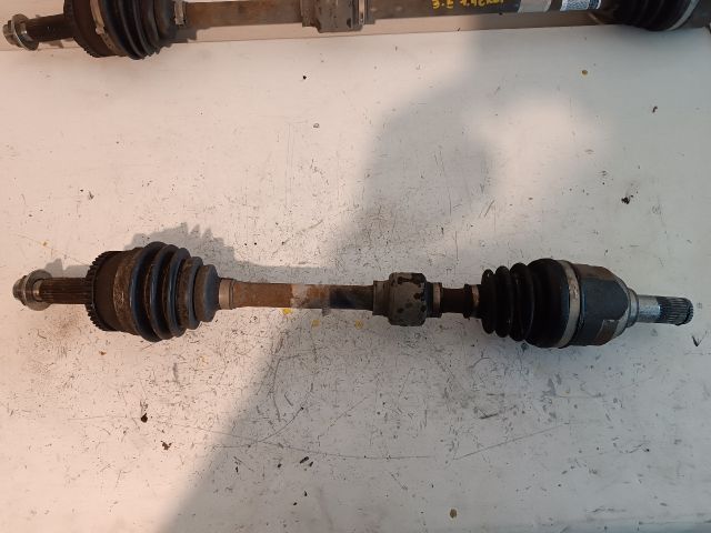 bontott HYUNDAI ix20 Bal Féltengely