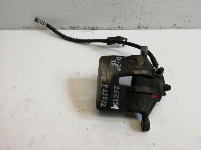 bontott HYUNDAI ix20 Jobb első Féknyereg Munkahengerrel