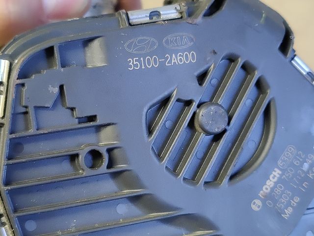 bontott HYUNDAI ix20 Fojtószelep (Elektromos)