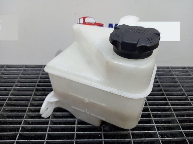 bontott HYUNDAI ix20 Kiegyenlítő Tartály