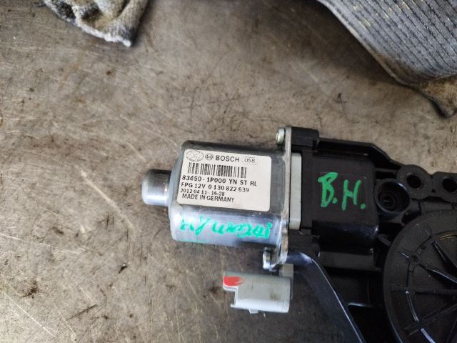 bontott HYUNDAI ix20 Bal hátsó Ablakemelő Motor