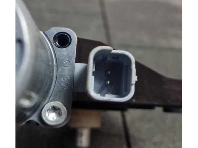 bontott HYUNDAI ix20 Bal hátsó Ablakemelő Motor