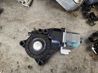 bontott HYUNDAI ix20 Bal hátsó Ablakemelő Motor