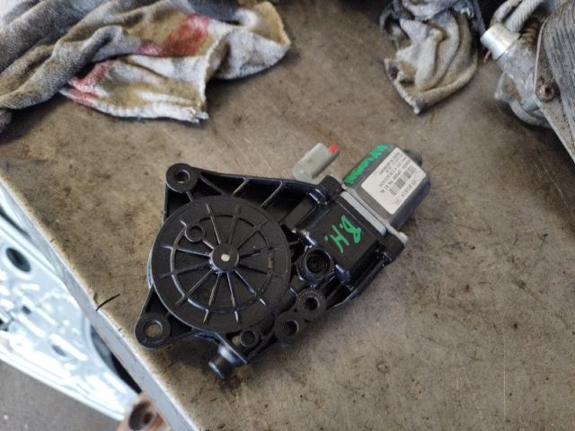 bontott HYUNDAI ix20 Bal hátsó Ablakemelő Motor