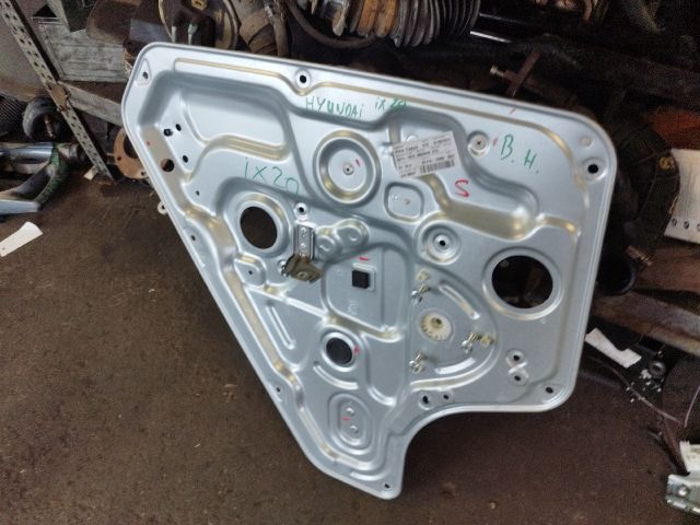 bontott HYUNDAI ix20 Bal hátsó Ablakemelő Szerkezet (Elektromos)