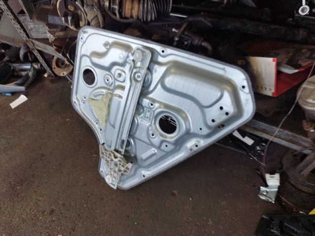 bontott HYUNDAI ix20 Bal hátsó Ablakemelő Szerkezet (Elektromos)