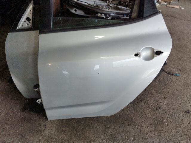bontott HYUNDAI ix20 Bal hátsó Ajtó (Üres lemez)